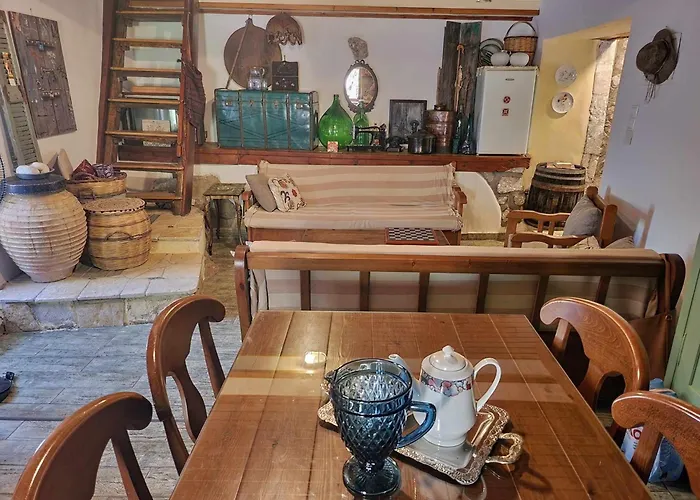 Daire Traditional Alexandros